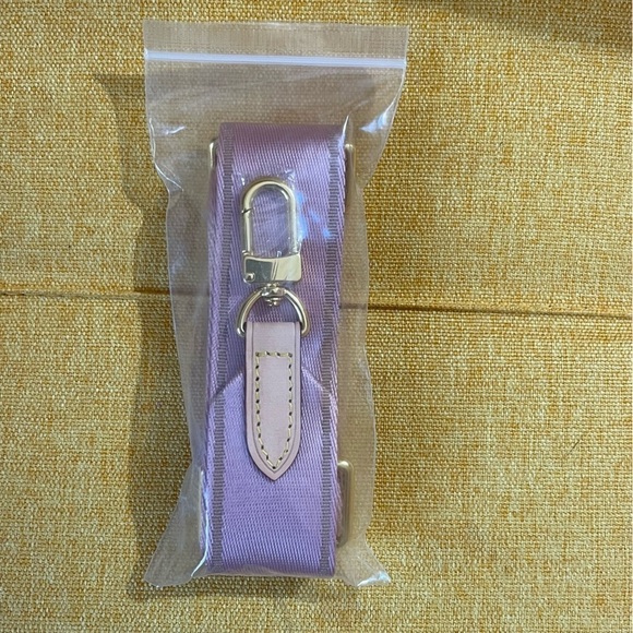 NWT Pink Beige stripe Adjustable Wide Crossbody Strap w/Leather & Gold Hardware - Picture 2 of 11